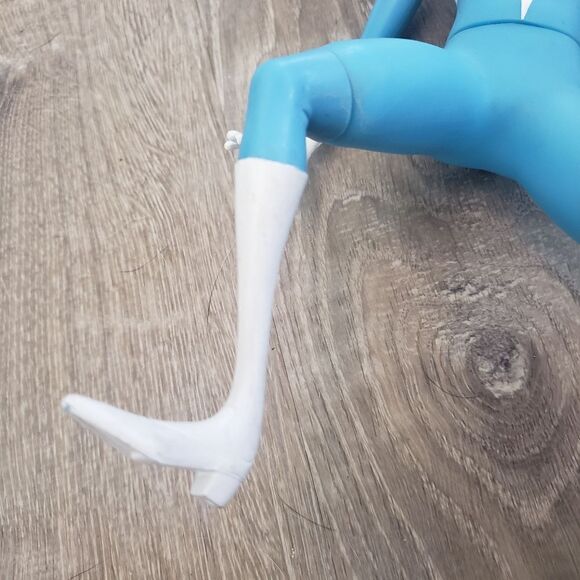 Vintage 2003 Frozone Disney Pixar Hasbro The Incredibles 10" Action Figure - Picture 11 of 12